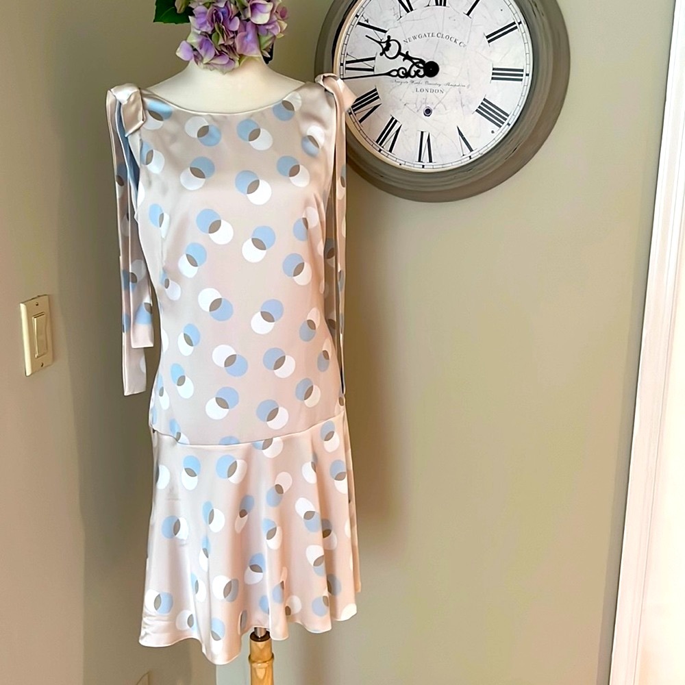 Vintage look Elegant dress.